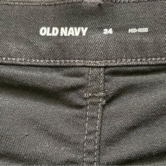Old Navy Women’s Mid-Rise Wow Black Jean Shorts Plus Size 24 Stretchy Casual - Picture 9 of 10
